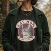 Cat Mom vintage retro badge graphic t-shirt in black for women — Femmaura