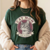 Cat Mom vintage retro badge graphic t-shirt in black for women — Femmaura
